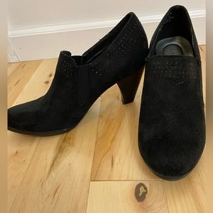 Size 8.5 Laura Ashley heels